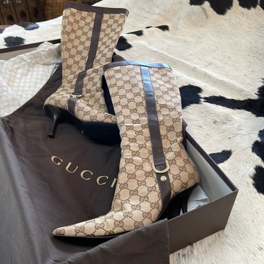 GUCCI BOOT - Monogram Canvas Logo